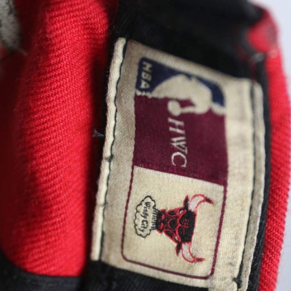 Chicago Bulls Mitchell & Ness adjustable Hat - Picture 6 of 9